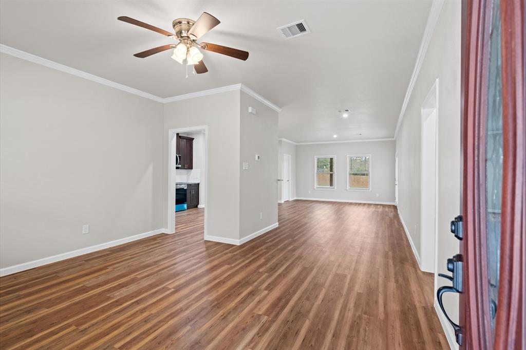 578 Magnolia Point Drive, Huffman, Texas image 2
