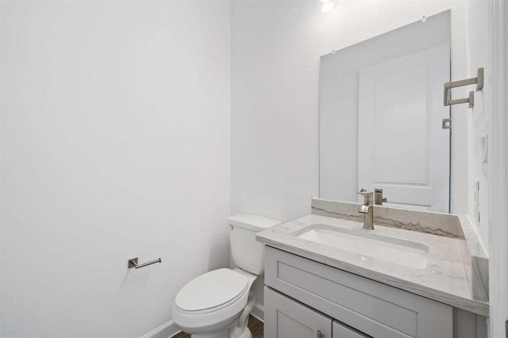3807 Tantallon Lane