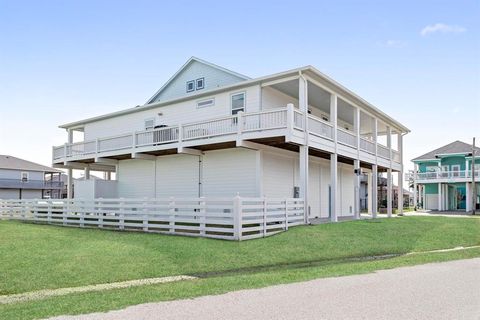 Single Family Residence in Crystal Beach TX 986 Seagull Lane Lane 3.jpg