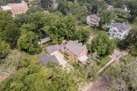 A home in Crockett