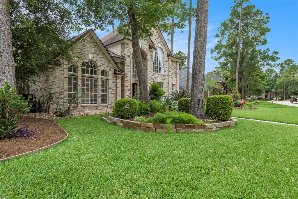 15 Sparklewood Place, The Woodlands, Texas image 2