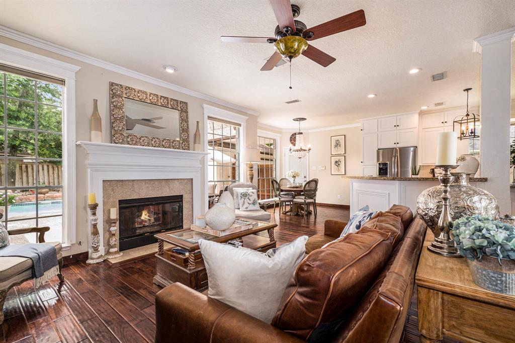15 Sparklewood Place, The Woodlands, Texas image 9