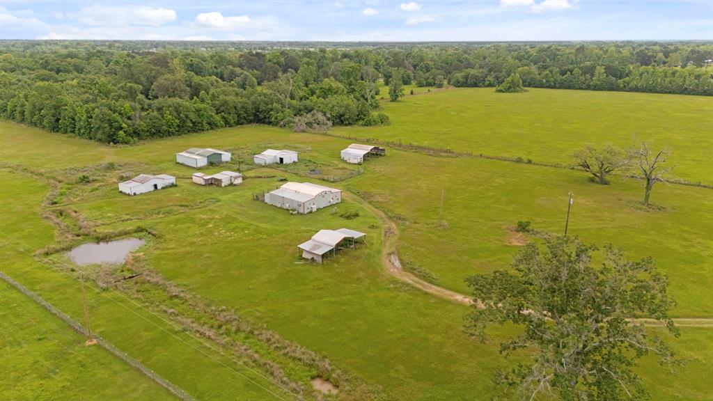 1585 County Road 2066, Hull, Texas image 8
