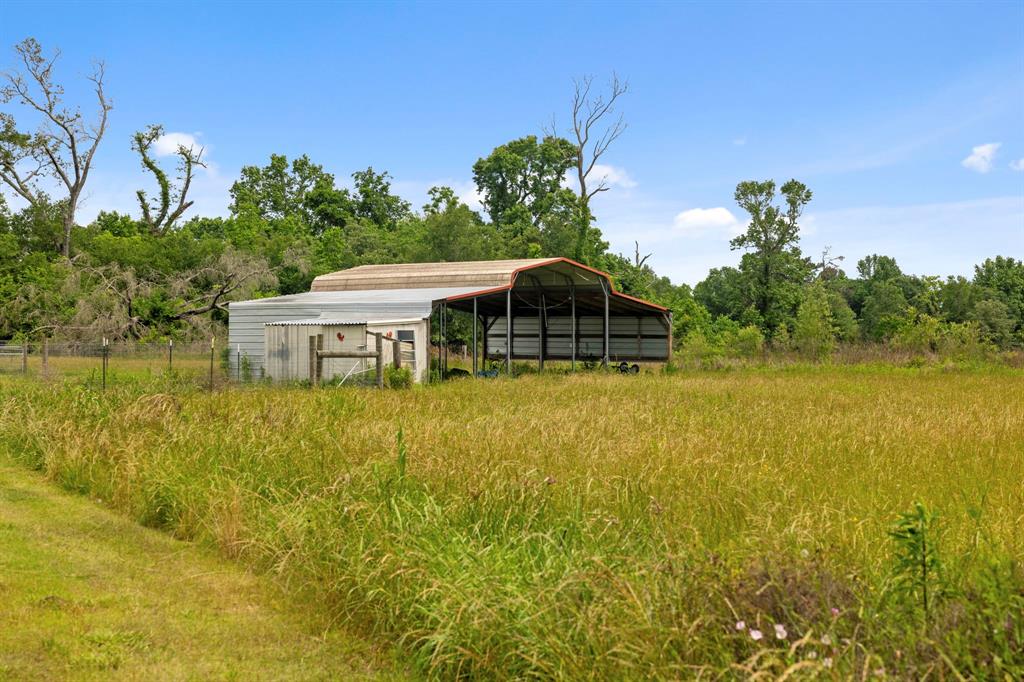 1585 County Road 2066, Hull, Texas image 5
