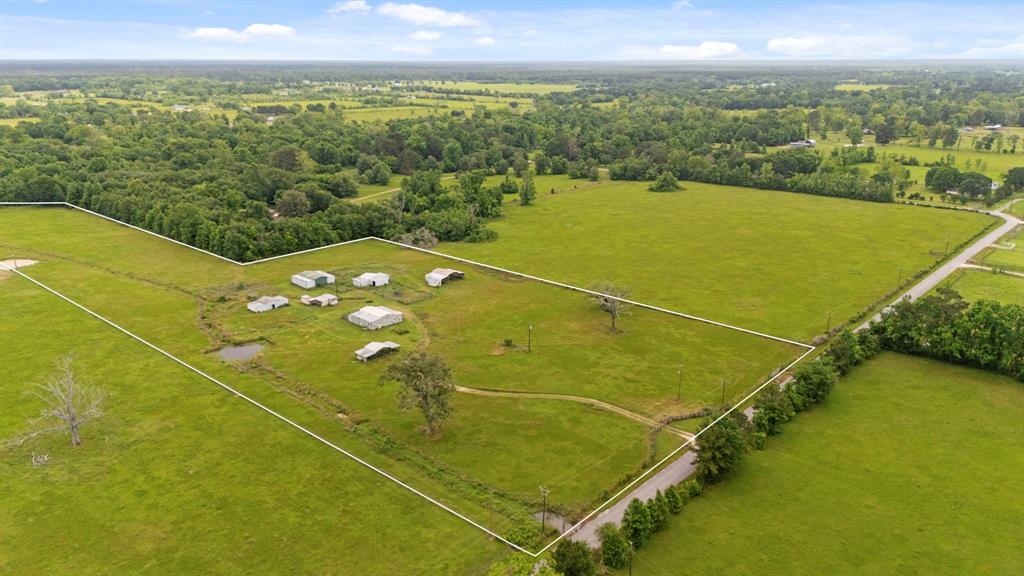 1585 County Road 2066, Hull, Texas image 1