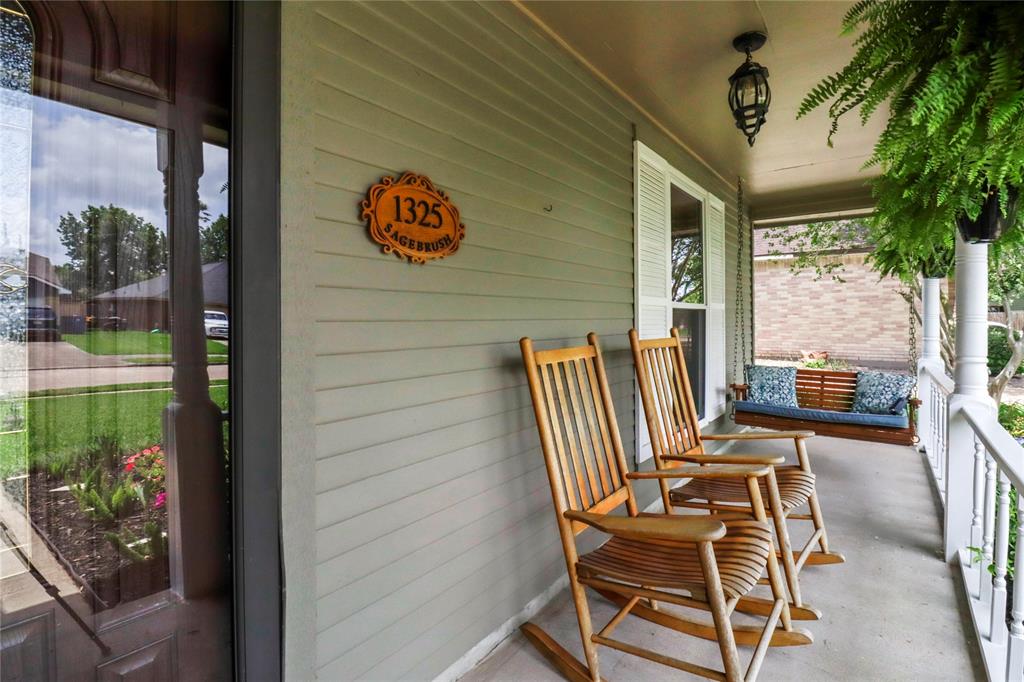 1325 Sagebrush Street, Angleton, Texas image 3