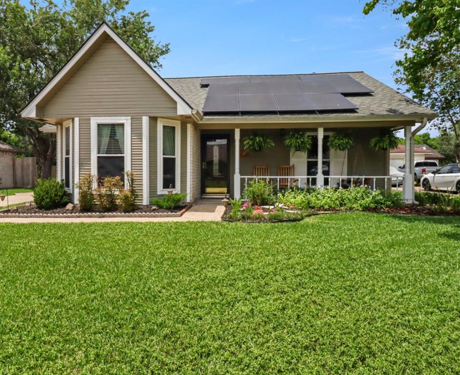 1325 Sagebrush Street, Angleton, Texas image 1