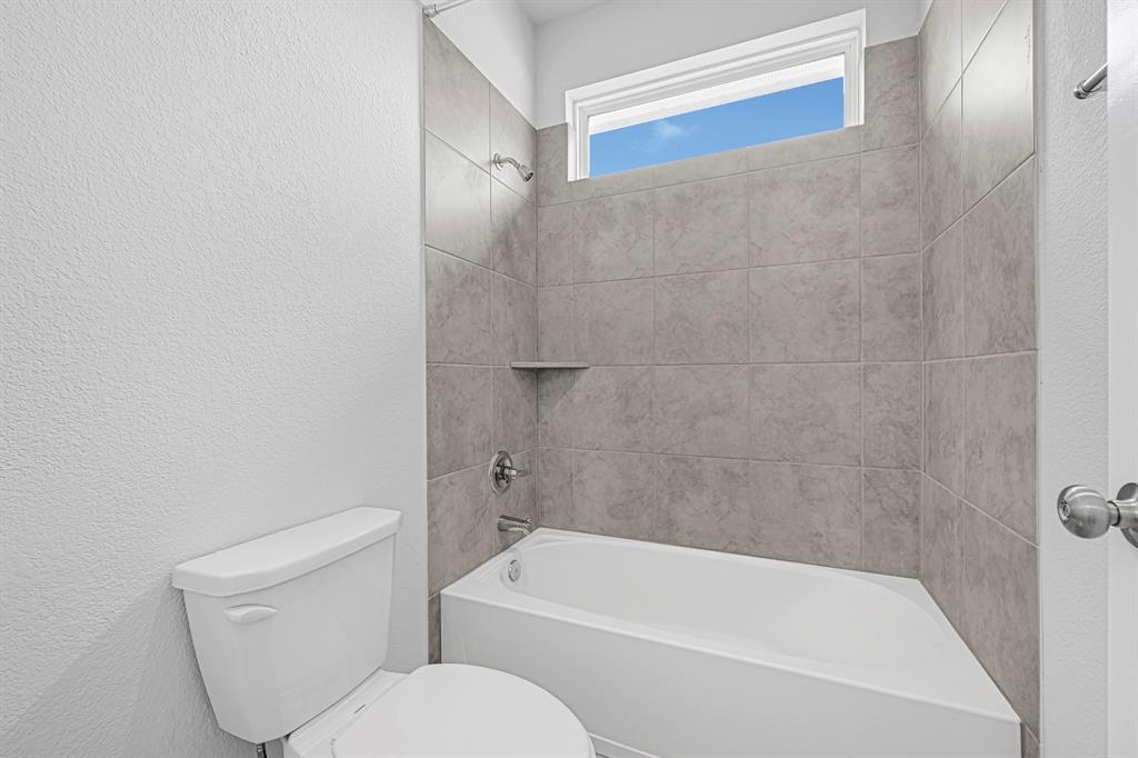 24634 Carleton Lake Lane, Tomball, Texas image 33