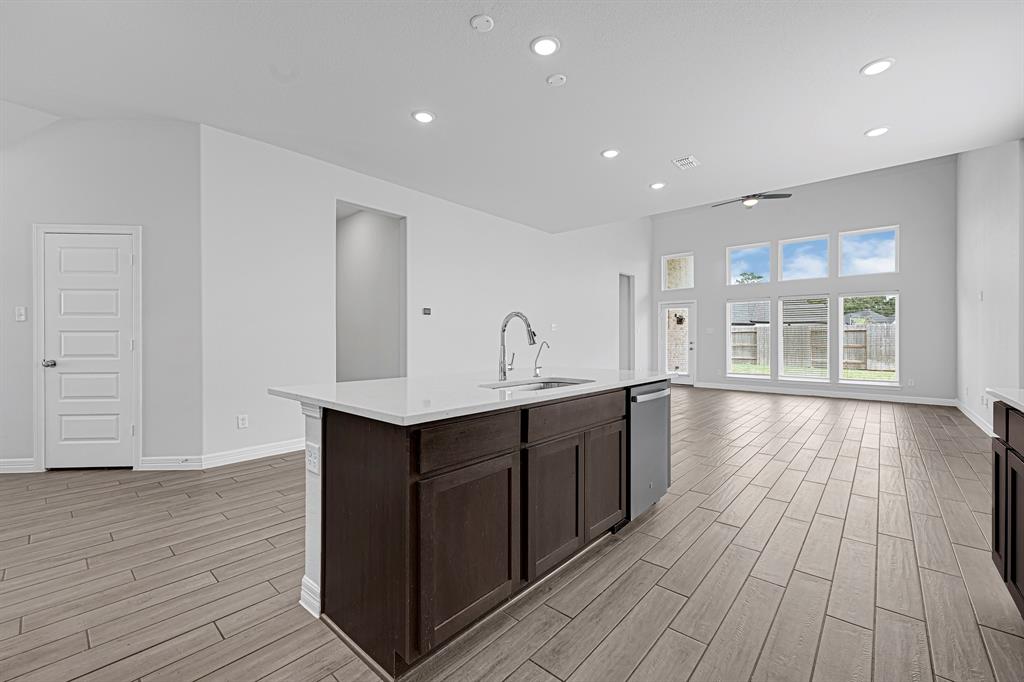 24634 Carleton Lake Lane, Tomball, Texas image 13