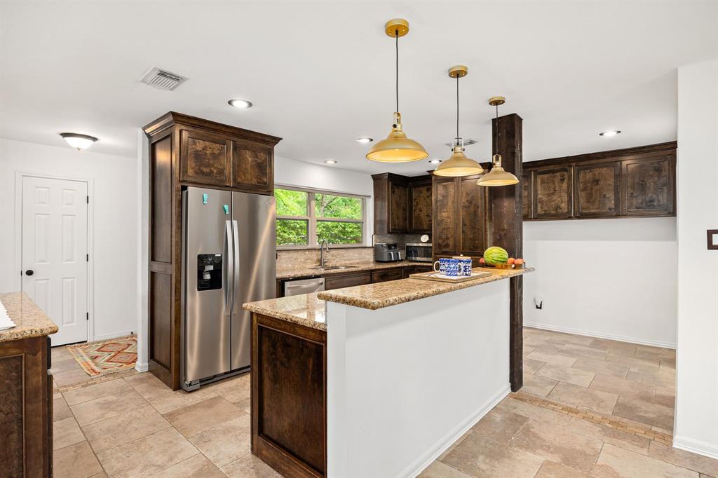 66 N Deerfoot Circle, Spring, Texas image 7
