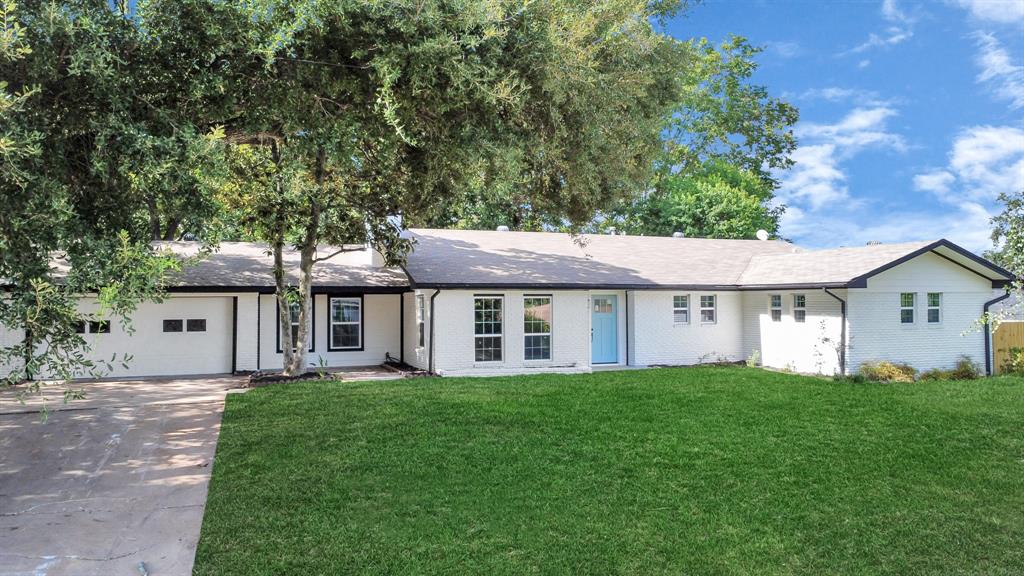 View Brenham, TX 77833 house