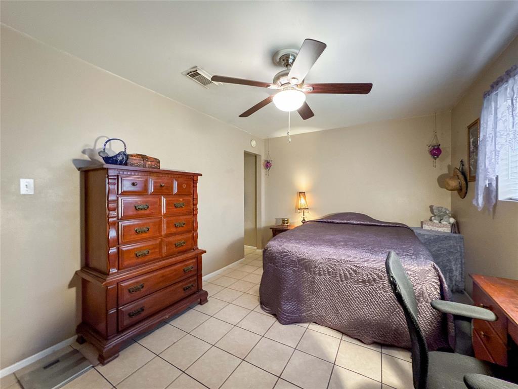 720 E Murray Street, Angleton, Texas image 13