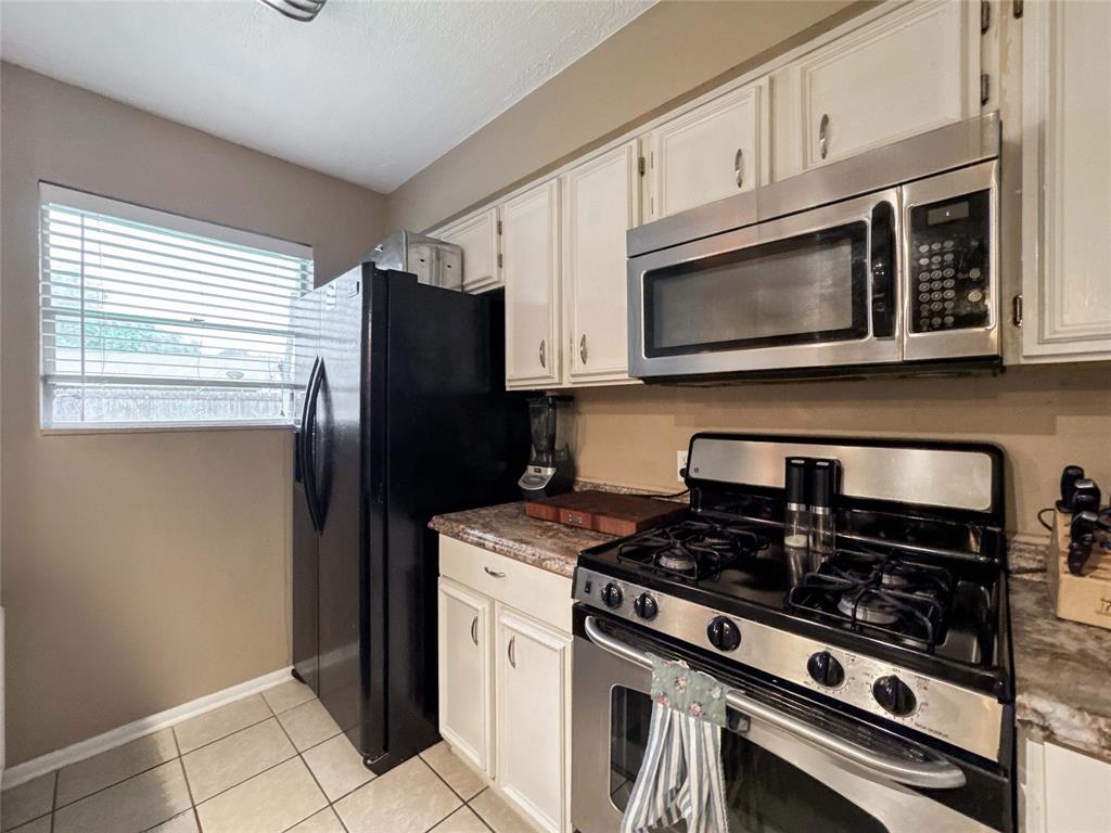 720 E Murray Street, Angleton, Texas image 9