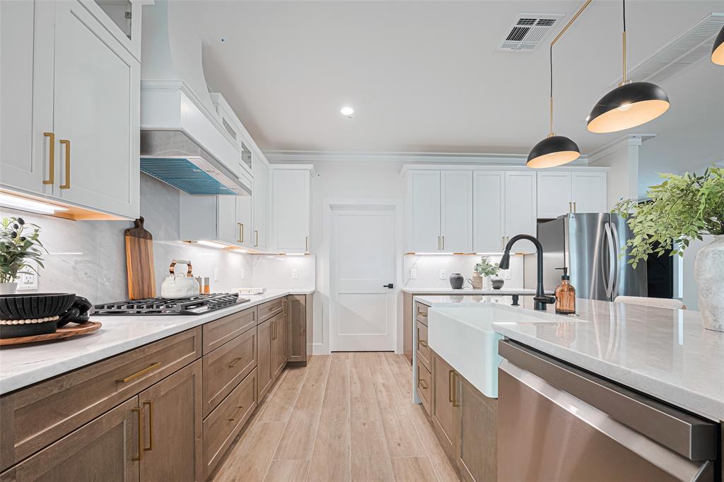 1001 New Salem Dr