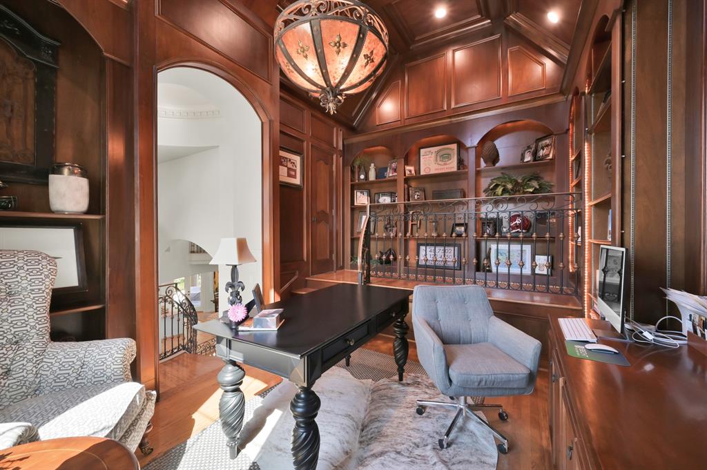 63 Golden Scroll Circle, The Woodlands, Texas image 26