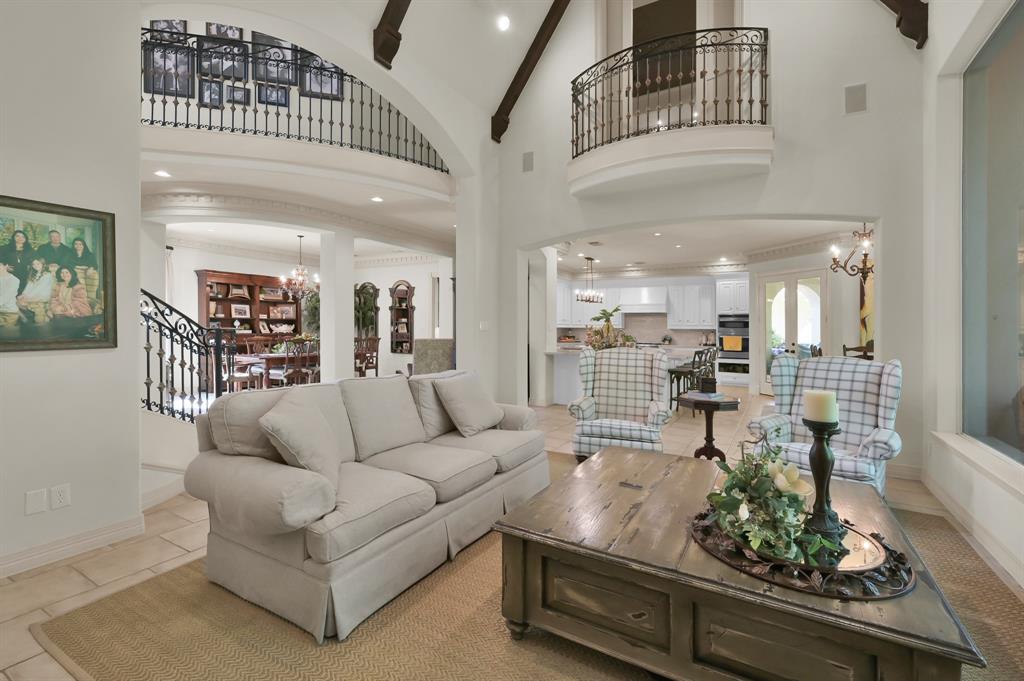 63 Golden Scroll Circle, The Woodlands, Texas image 9