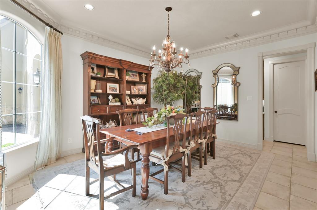 63 Golden Scroll Circle, The Woodlands, Texas image 5
