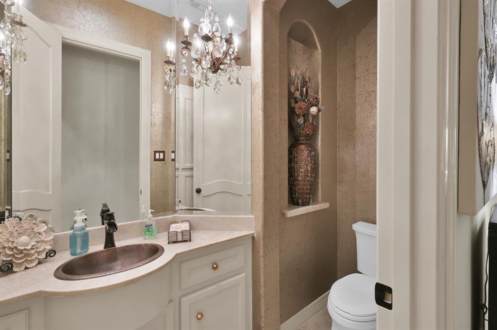 63 Golden Scroll Circle, The Woodlands, Texas image 17