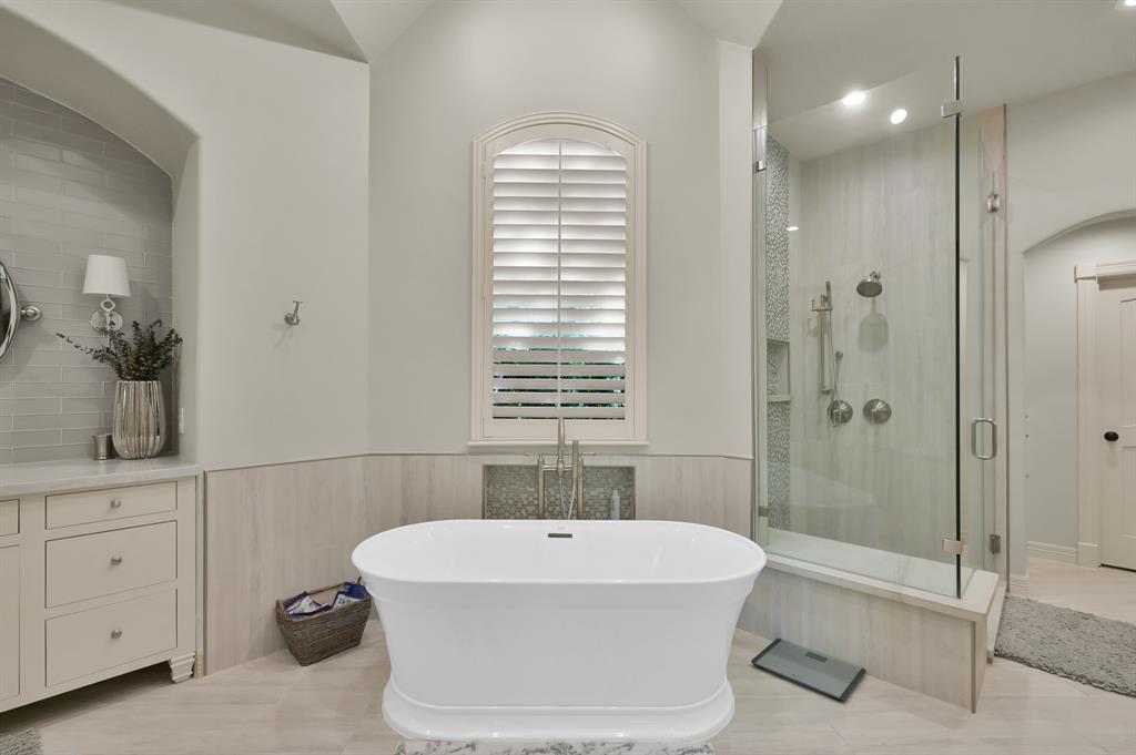 63 Golden Scroll Circle, The Woodlands, Texas image 21