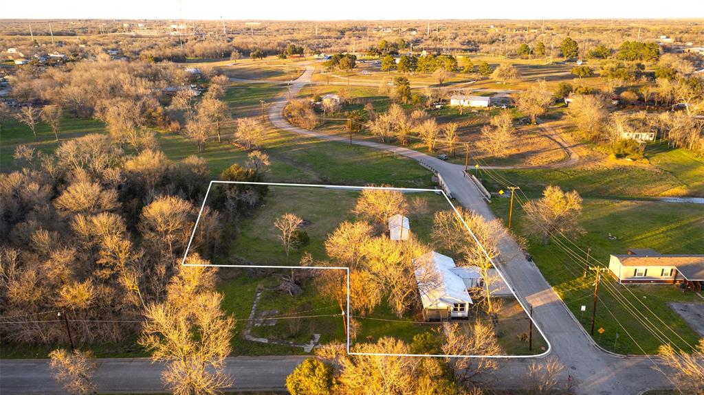 335 E Newton Street, Luling, Texas image 23