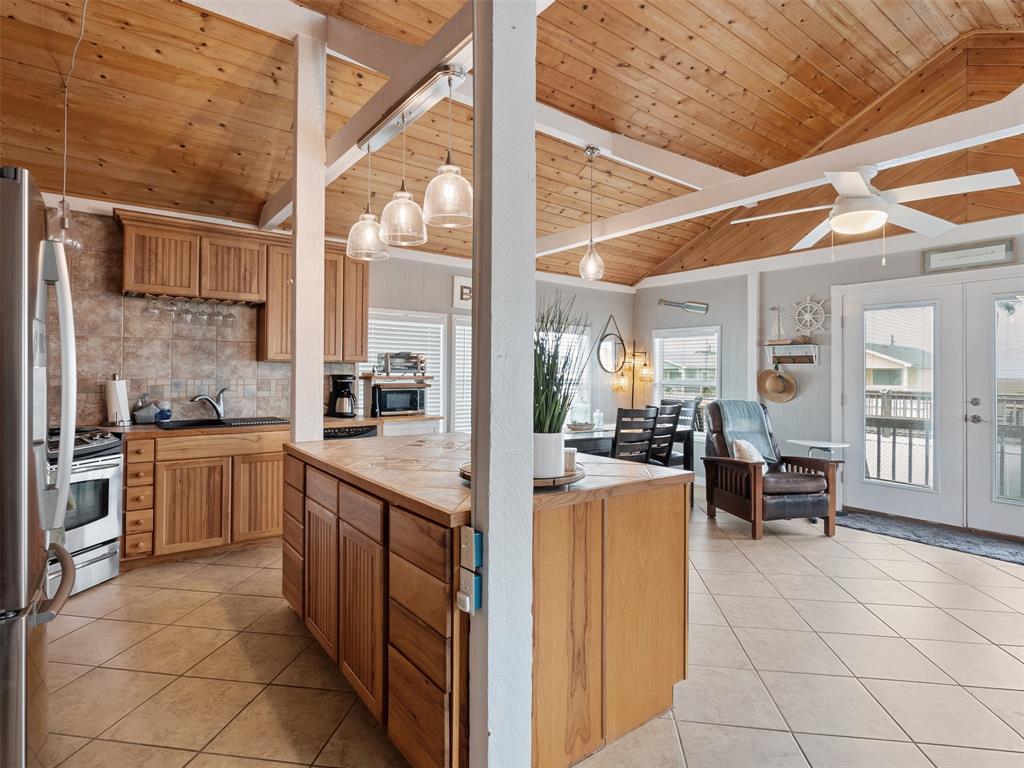 1354 Boyt Road, Port Bolivar, Texas image 6