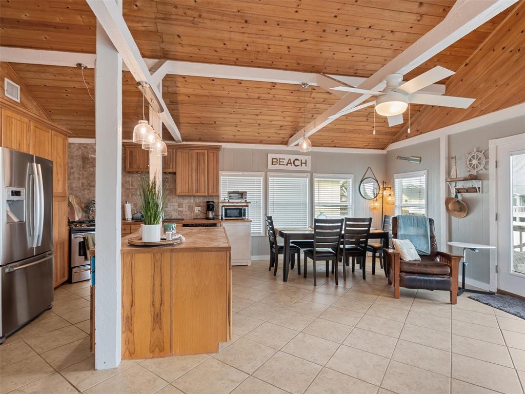 1354 Boyt Road, Port Bolivar, Texas image 9