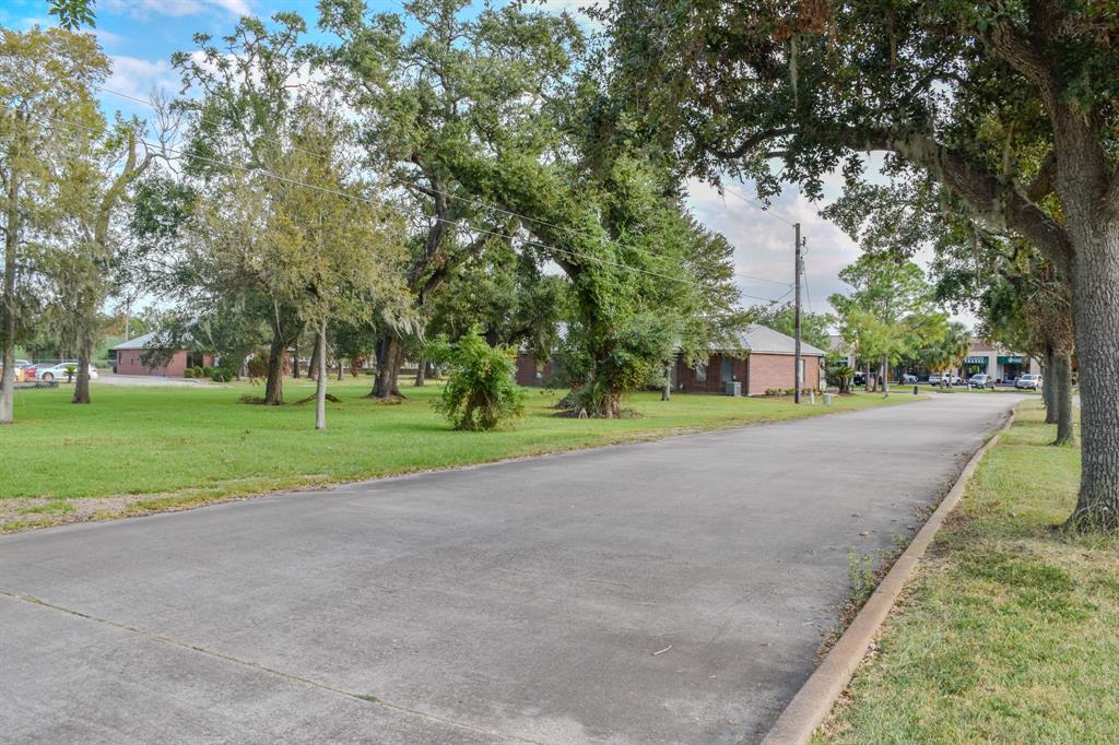 3 West Way Court, Lake Jackson, Texas image 9