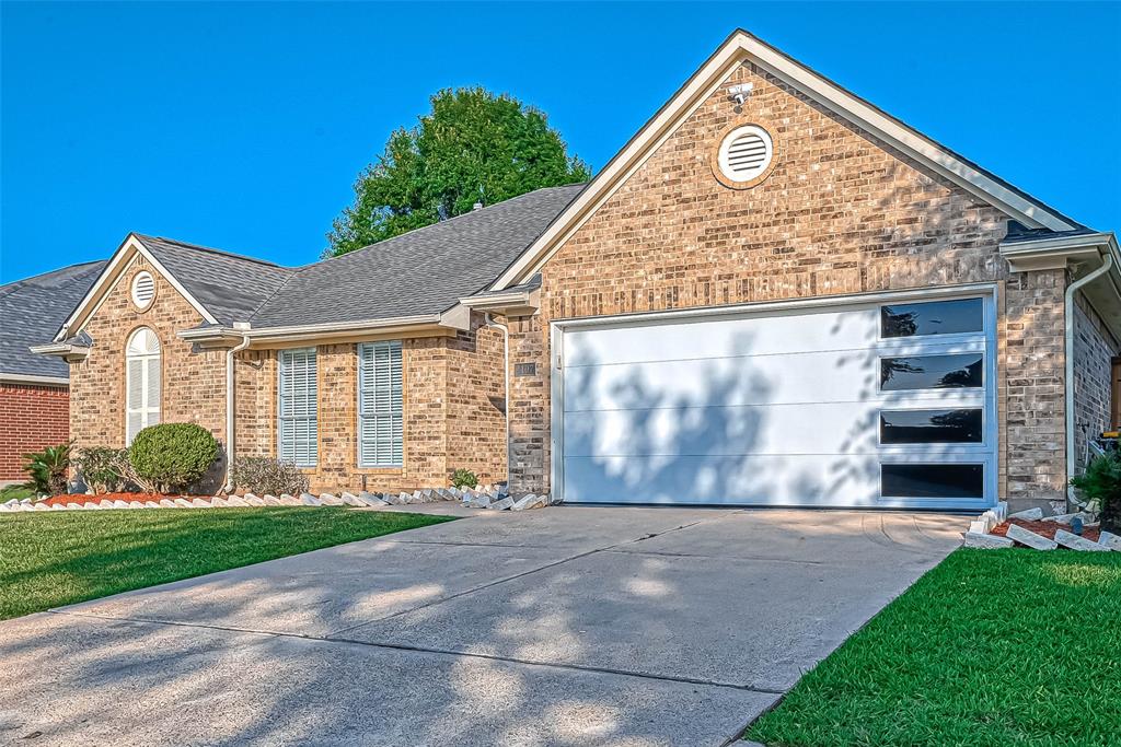 2107 Tower Bridge Road, Pearland, Texas image 3