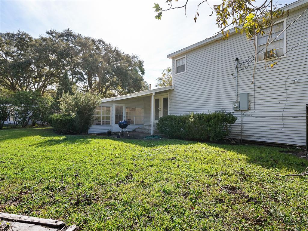 1609 Possum Trot Street, La Marque, Texas image 3