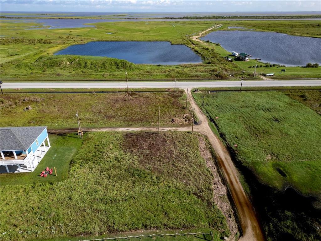 Lot 32 Caplen Shores Drive, Gilchrist, Texas image 3