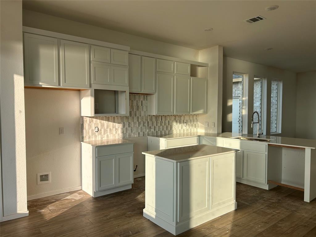 8302 Bristol Diamond Drive, Rosharon, Texas image 5