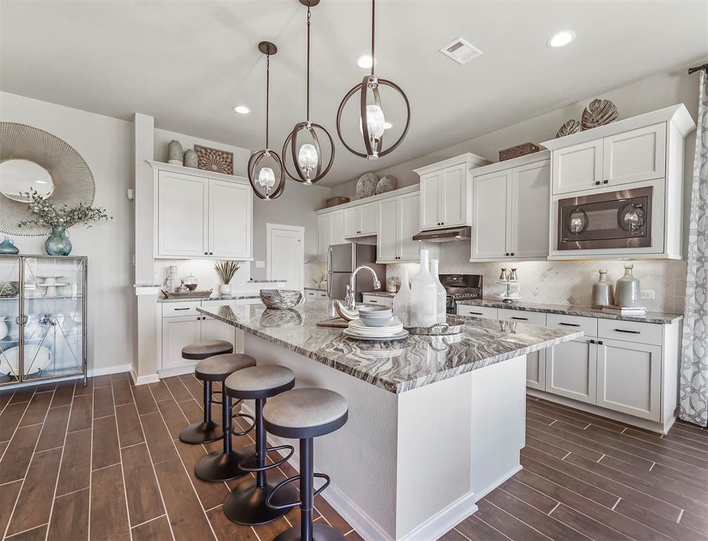 1819 Manderley Drive, Katy, Texas image 7