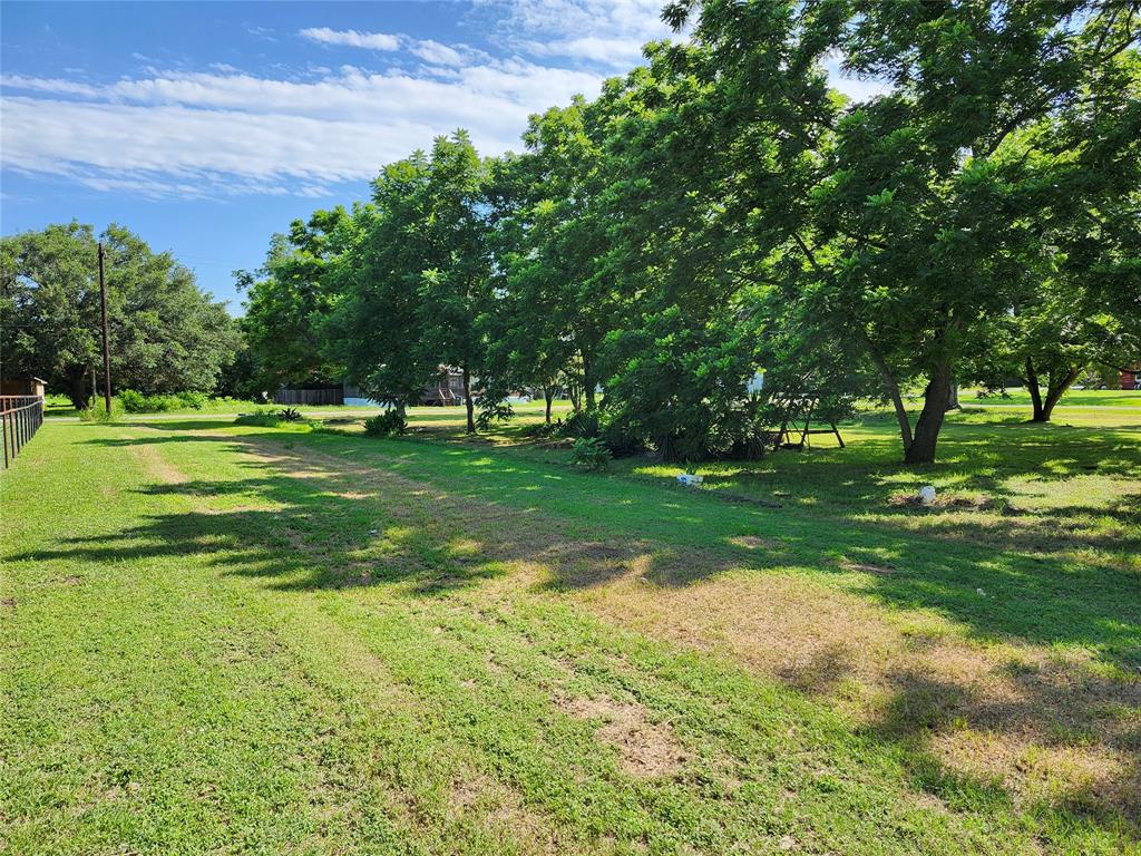 N Hancock, Columbus, Texas image 8