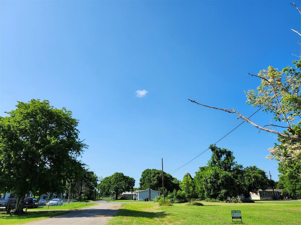 N Hancock, Columbus, Texas image 7