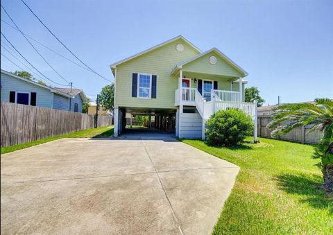 A home in San Leon