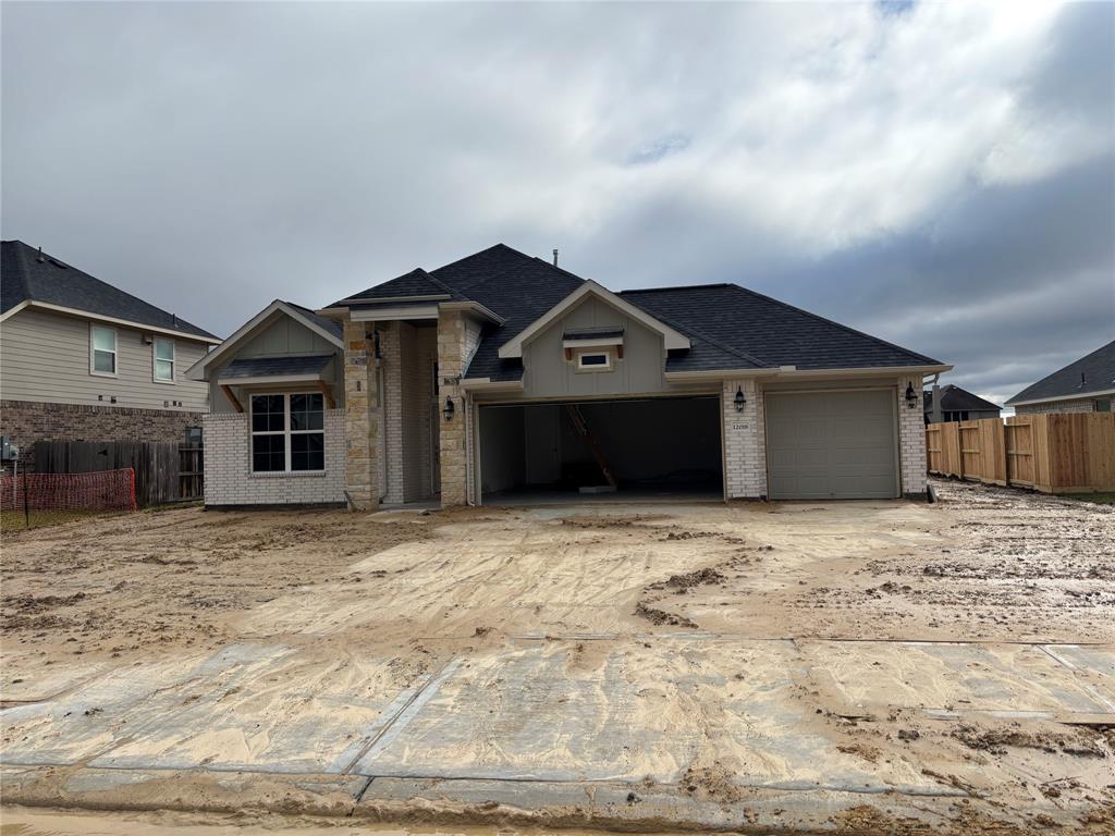 12018 Champions Forest Drive, Mont Belvieu, Texas image 2