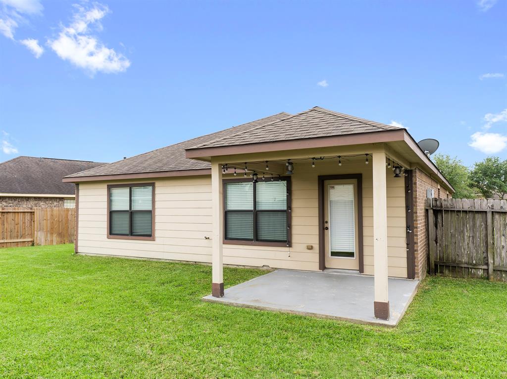 3203 Southern Green Drive, Pearland, Texas image 6
