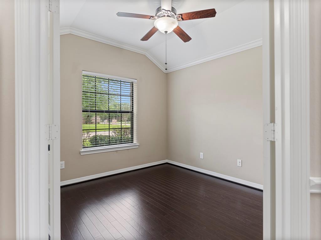 3203 Southern Green Drive, Pearland, Texas image 13