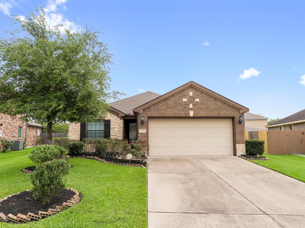 3203 Southern Green Drive, Pearland, Texas image 2