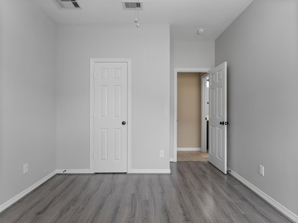 3203 Southern Green Drive, Pearland, Texas image 33