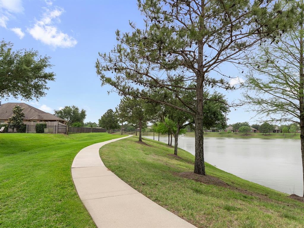 3203 Southern Green Drive, Pearland, Texas image 37