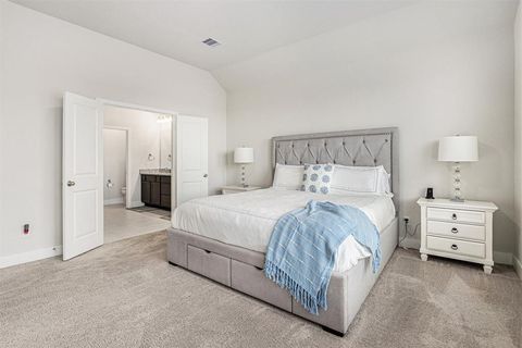A home in Rosharon