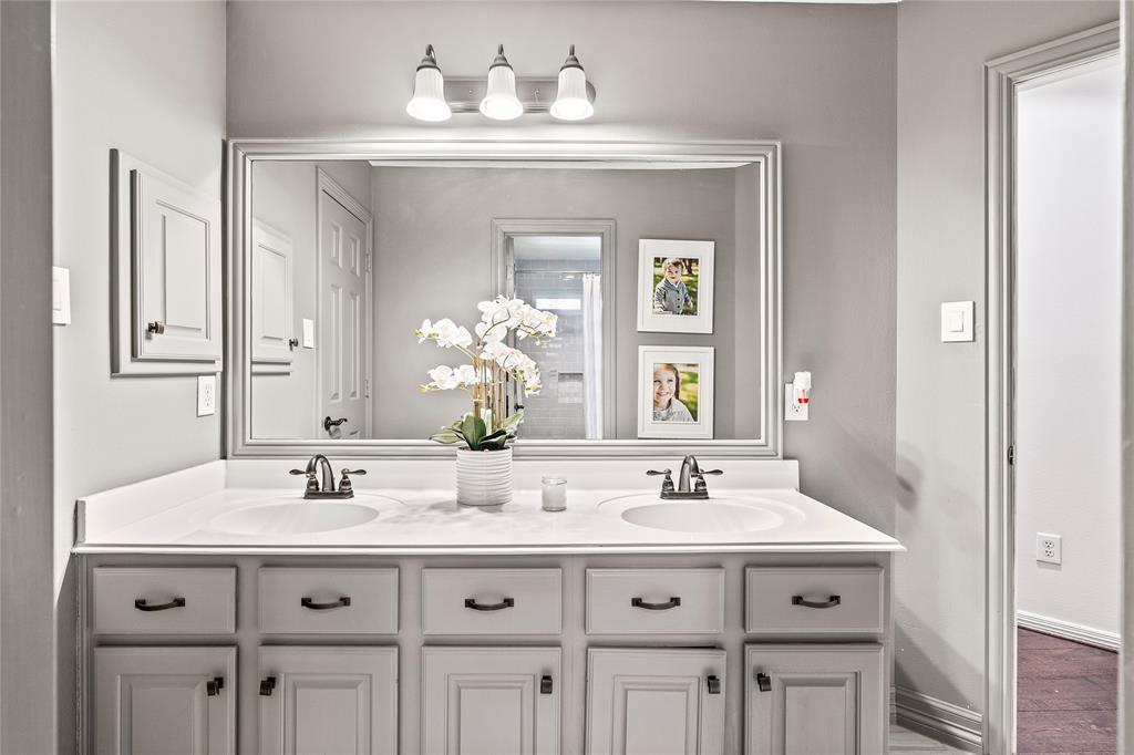 8702 Chipping Rock Drive, Sugar Land, Texas image 38