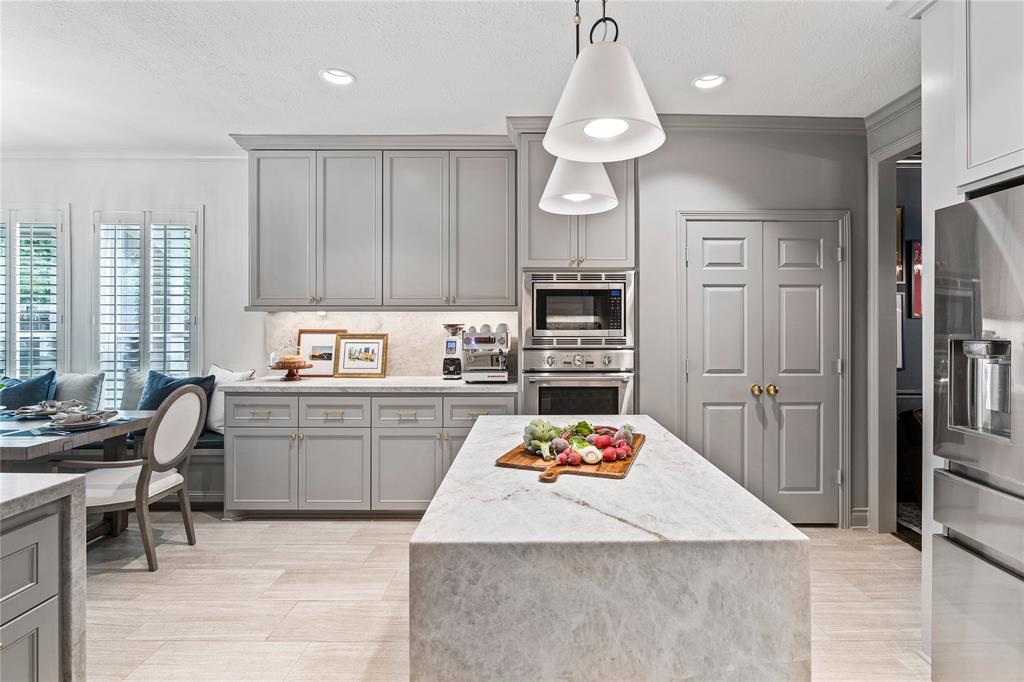 8702 Chipping Rock Drive, Sugar Land, Texas image 19