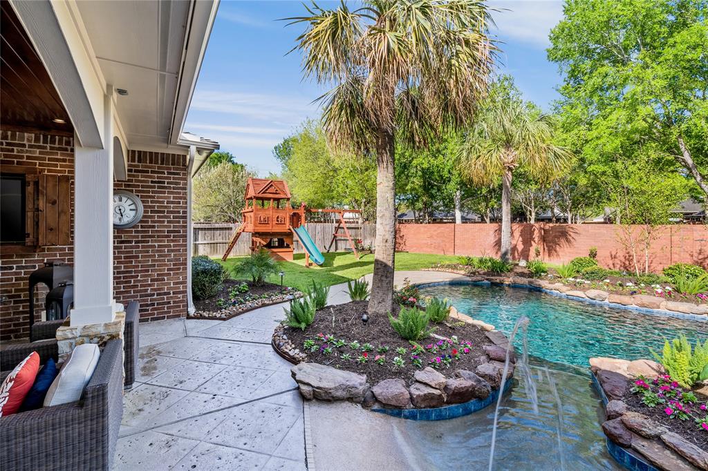 8702 Chipping Rock Drive, Sugar Land, Texas image 7