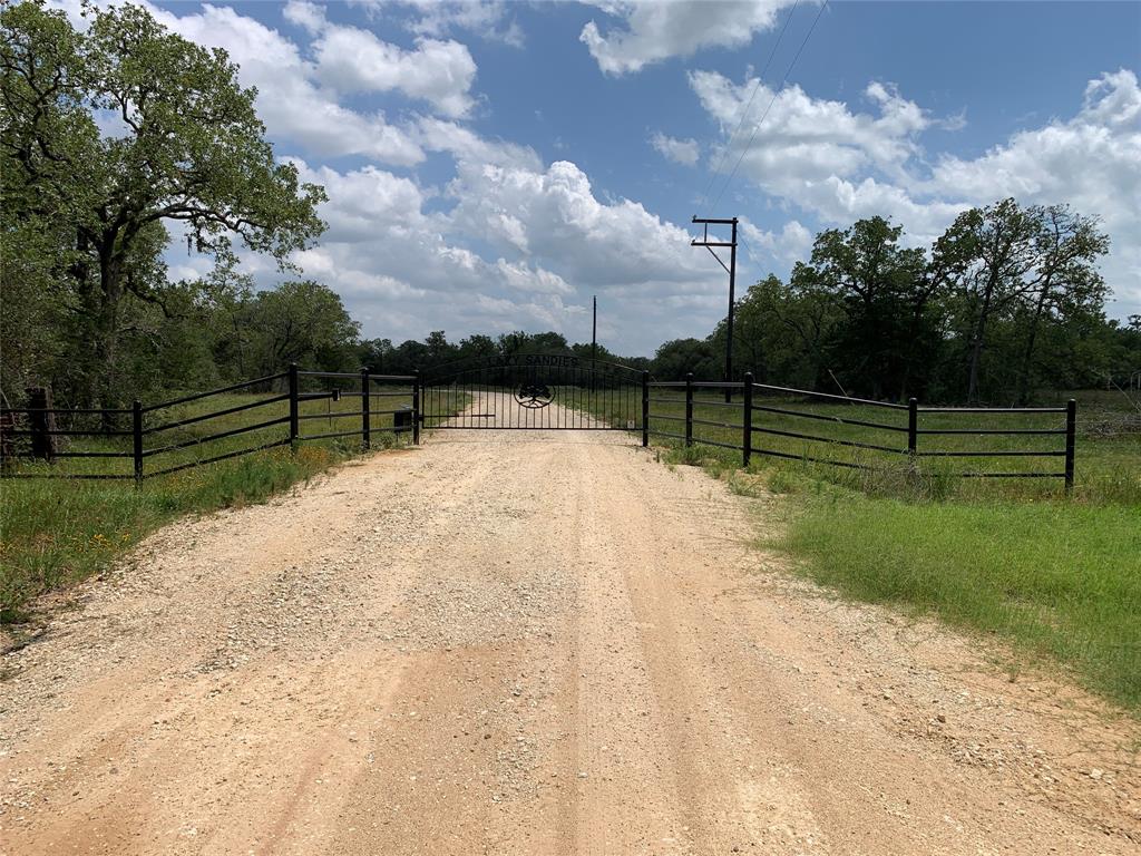 Private Road 1581, Hallettsville, Texas image 3