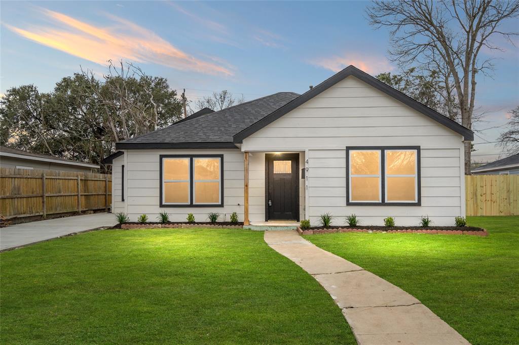 4911 Marietta Lane, Houston, Texas image 2