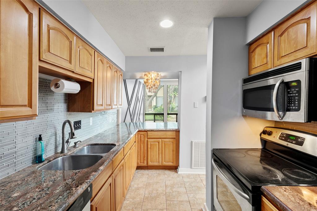 1116 Bering Drive #11, Houston, Texas image 7
