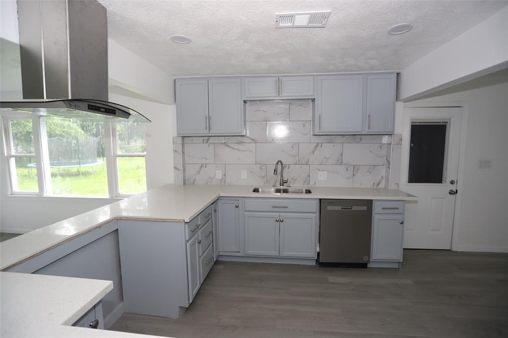 345 Byrd Street, Vidor, Texas image 3