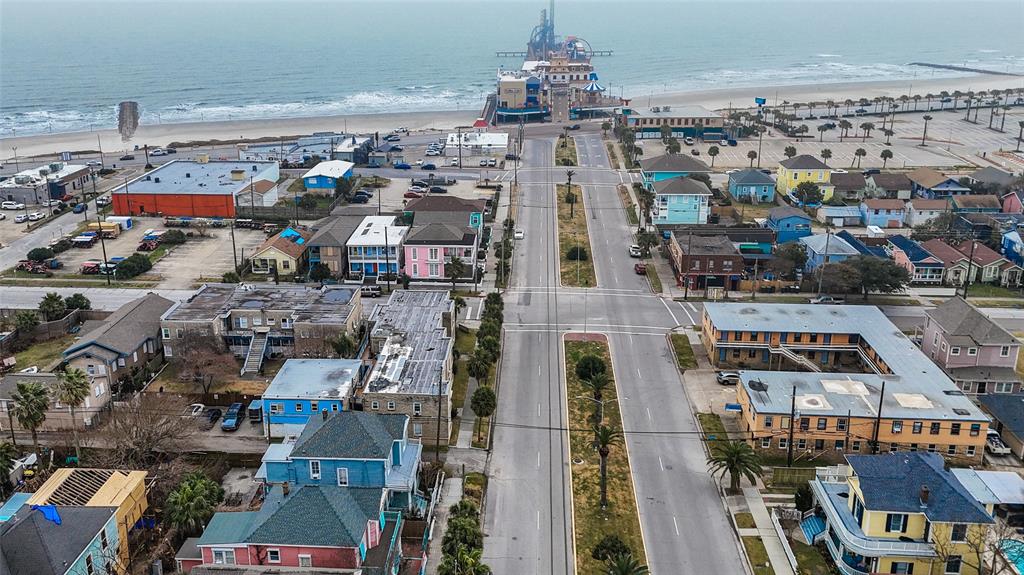 2010 Rosenberg Street, Galveston, Texas image 9